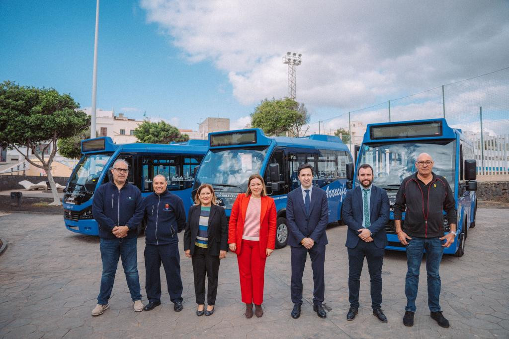 Karsan entrega tres microbuses eléctricos en Lanzarote