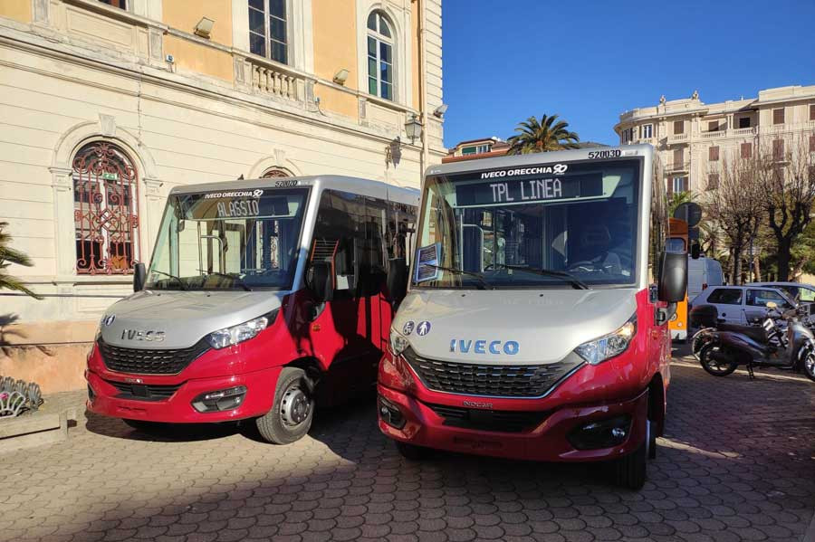 Indcar entrega en italia cinco minibuses urbanos