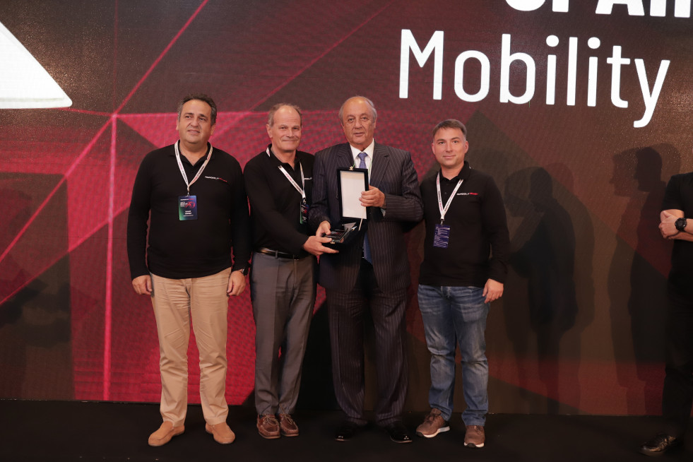 Mobility bus spain recibe un premio por el mejor resultado en un mercado nuevo para isuzu