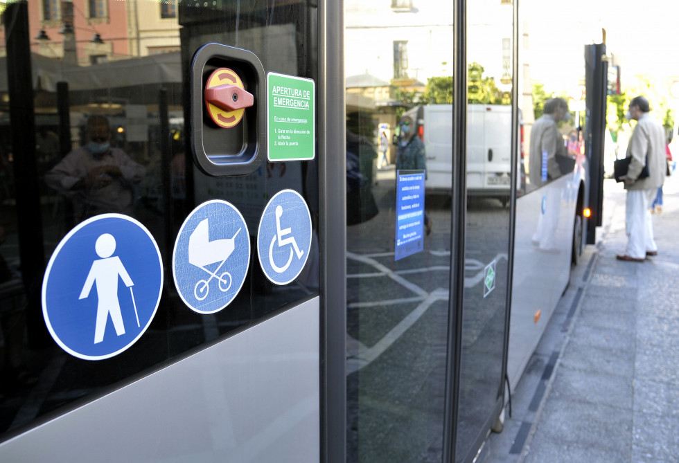 Los autobuses de jerez habilitan un servicio telefonico gratuito