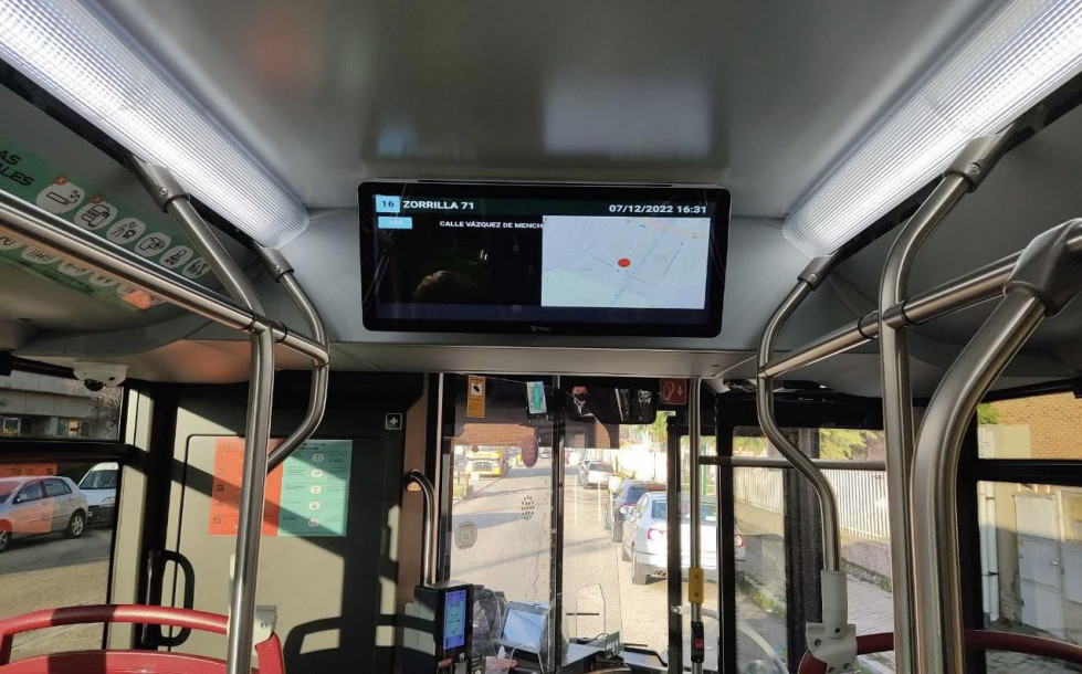 Auvasa instala pantallas multimedia a bordo de sus autobuses