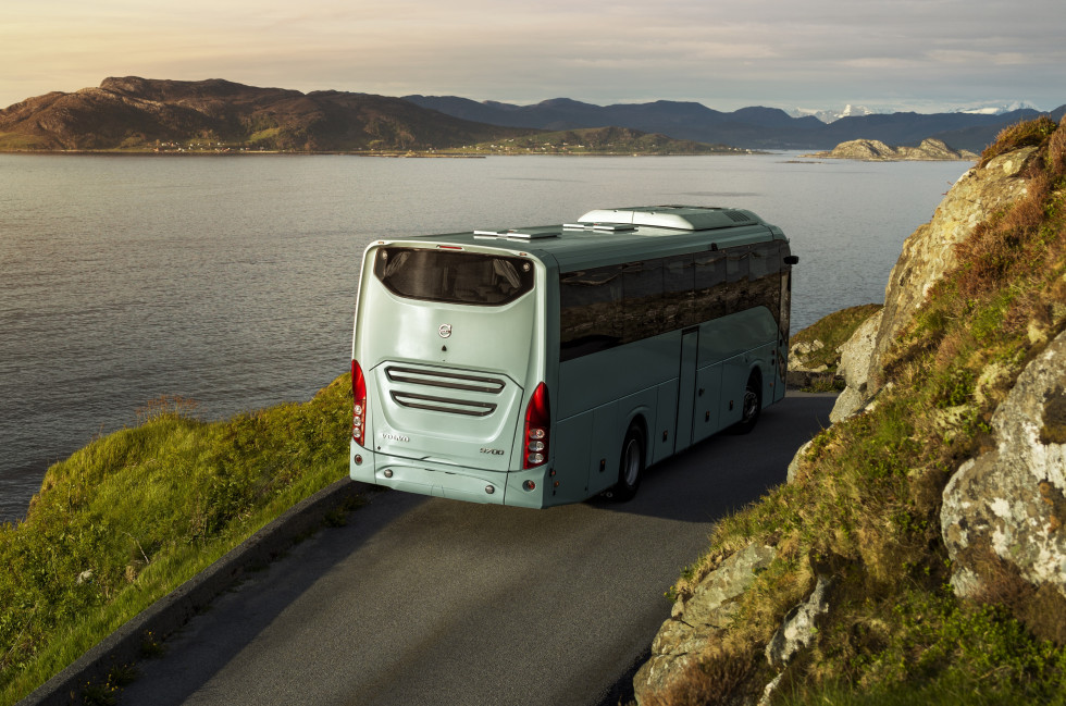 Volvo buses y sunsundegui firman un acuerdo para carrozar autocares premium