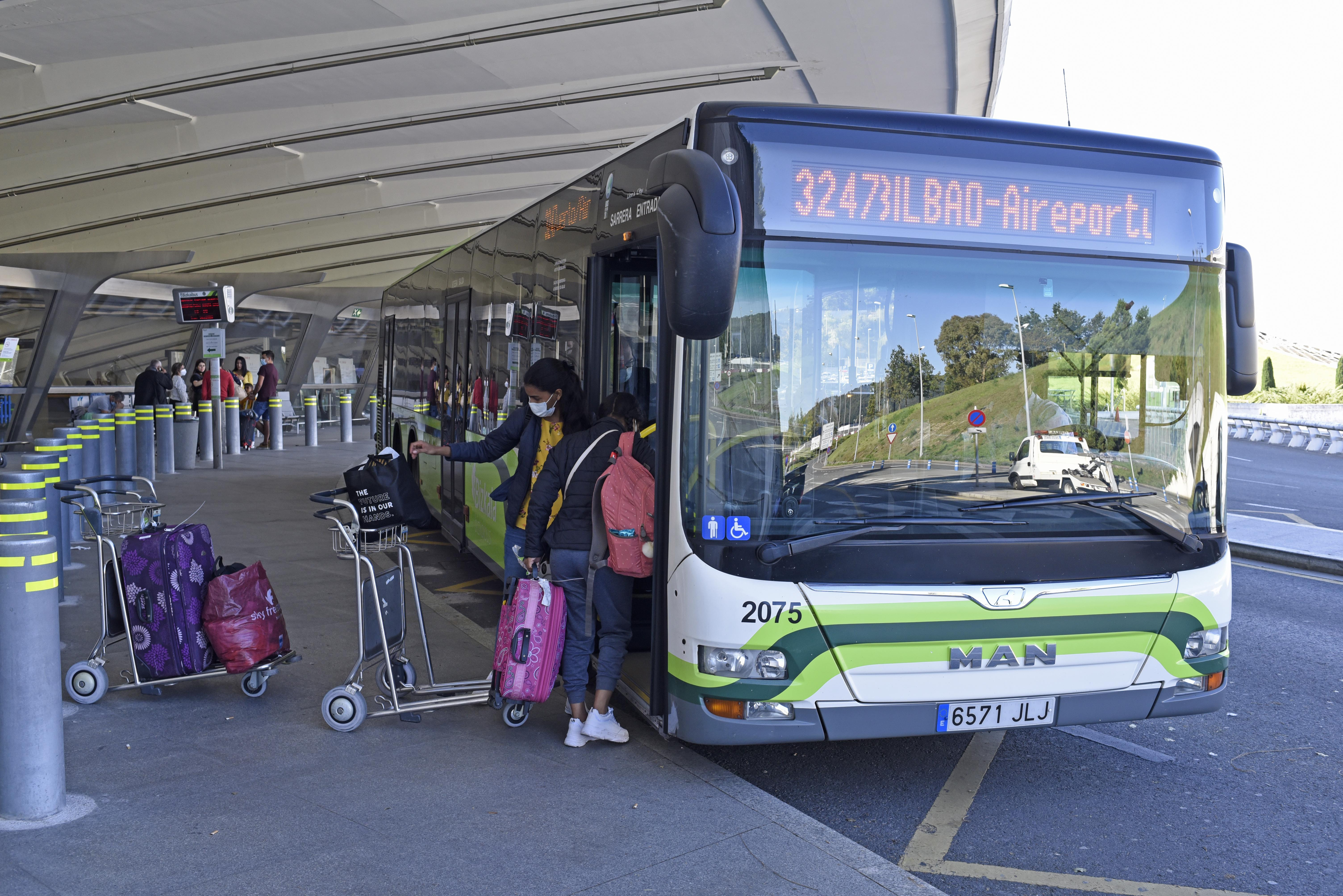 Los Turistas Pueden Pagar Con Tarjeta Bancaria En El Bizkaibus Del ...