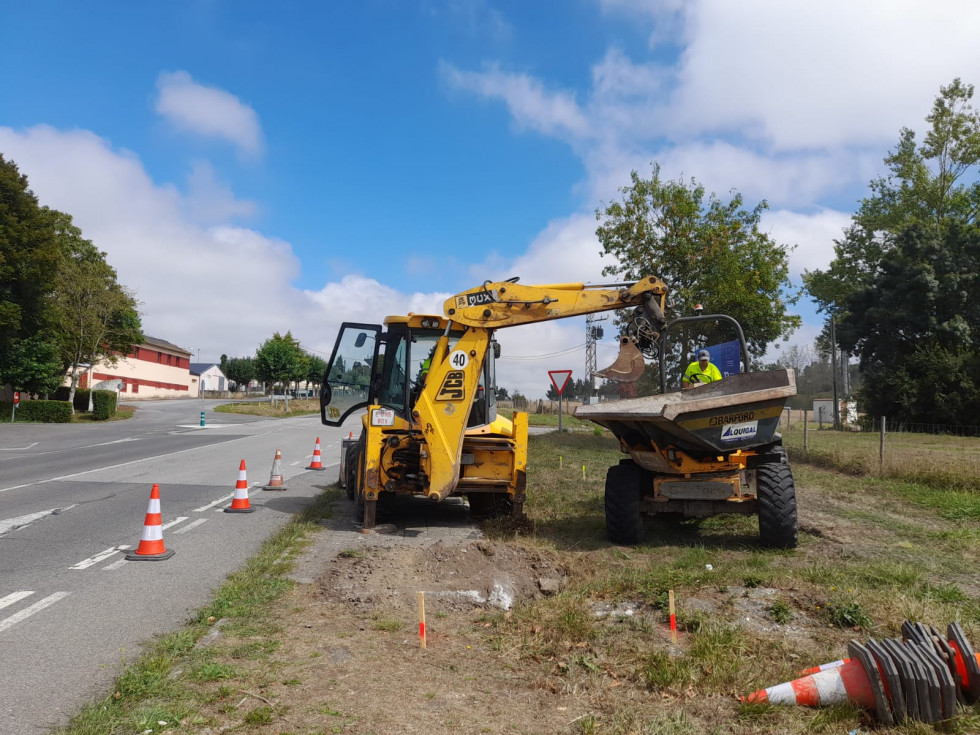 Galicia mejora 51 paradas de autobus en las vias de acceso a lugo