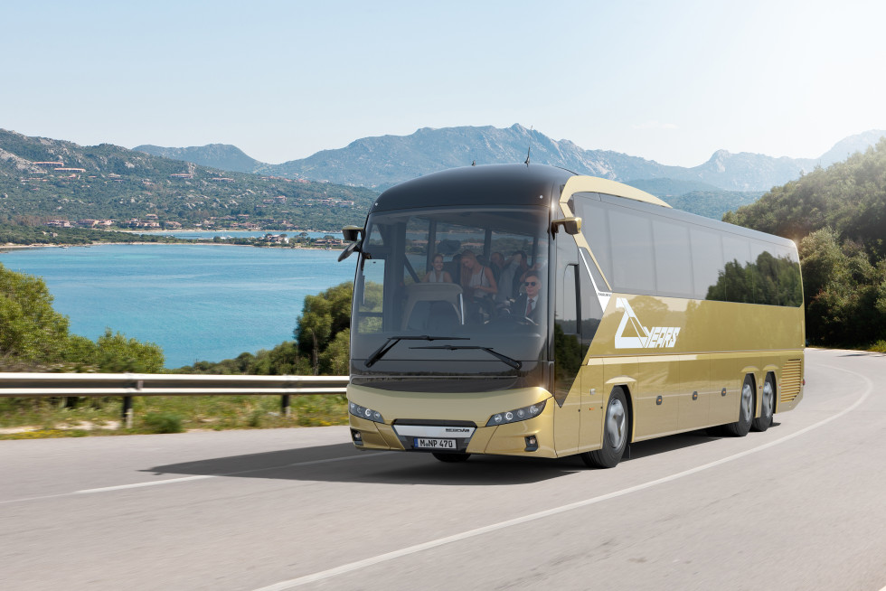 El autocar tourliner de neoplan cumple 20 anos en las carreteras