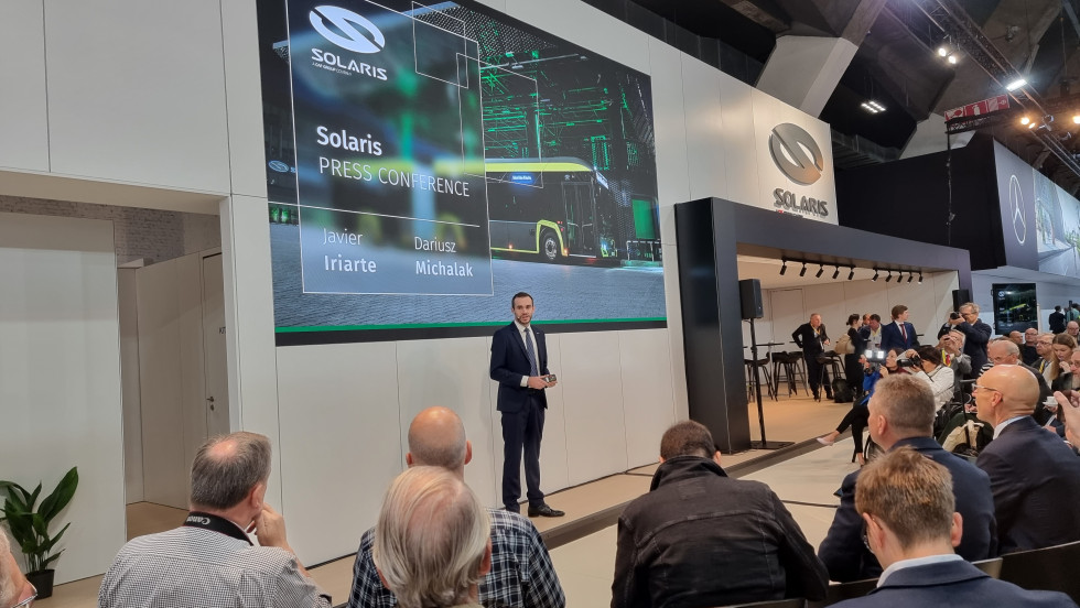 Solaris expone en busworld dos autobuses articulados