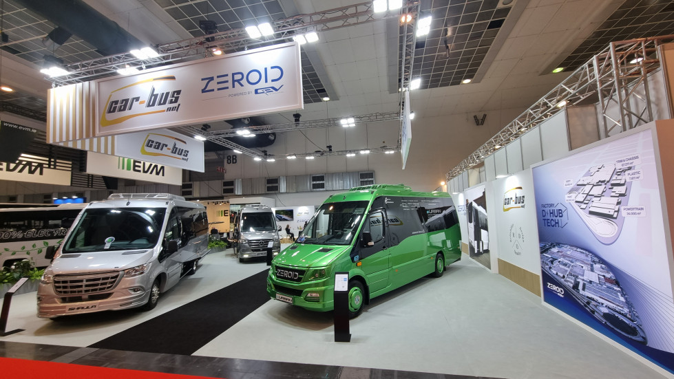 Car bus net muestra cuatro vehiculos en busworld