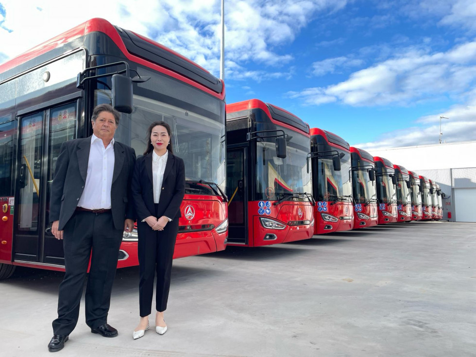 Alfabus entrega 28 autobuses electricos al grupo direxis en zaragoza