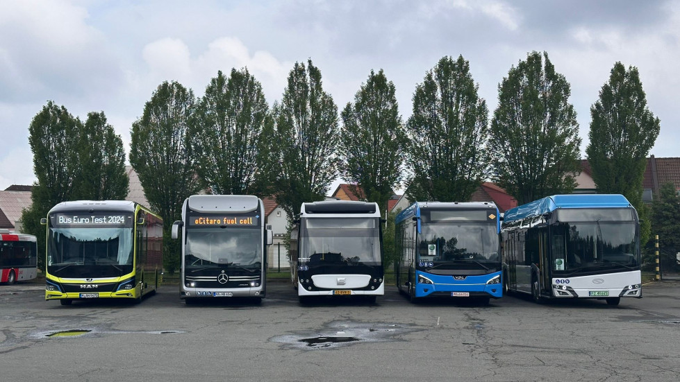 El bus euro test 2024 reune cinco autobuses cero emisiones