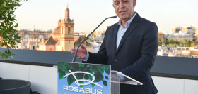 Rosabus presenta tres autocares hibridos y el sello tarifa verde