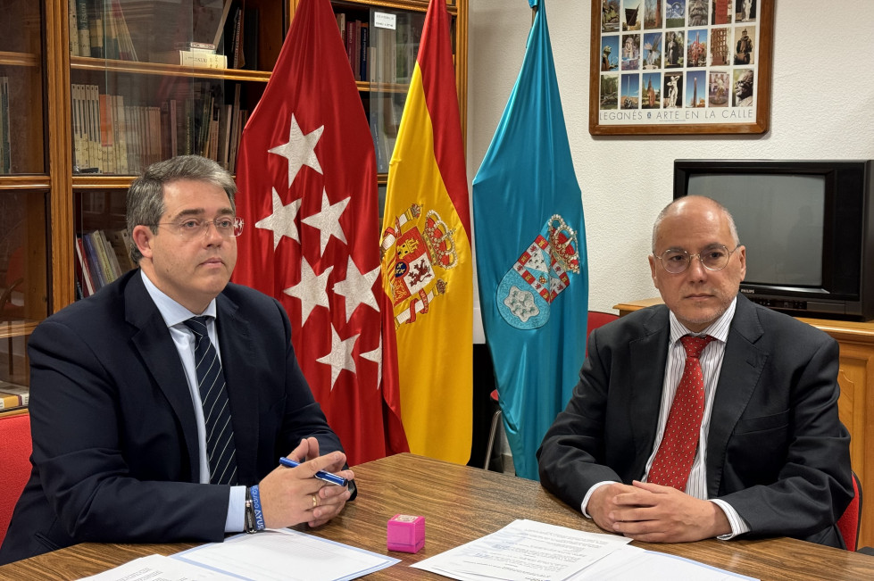 Karsan y el ayuntamiento de leganes firman un convenio de colaboracion