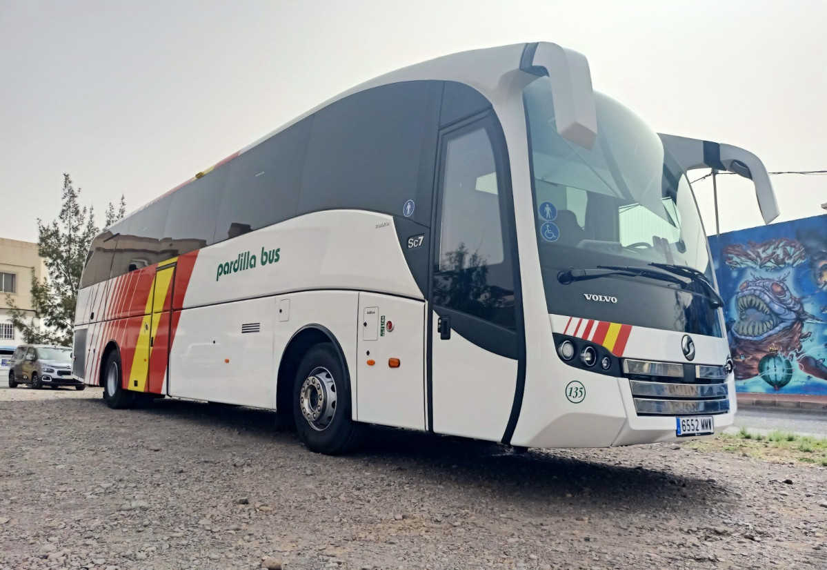 Pardilla bus estrena un autocar volvo carrozado por sunsundegui