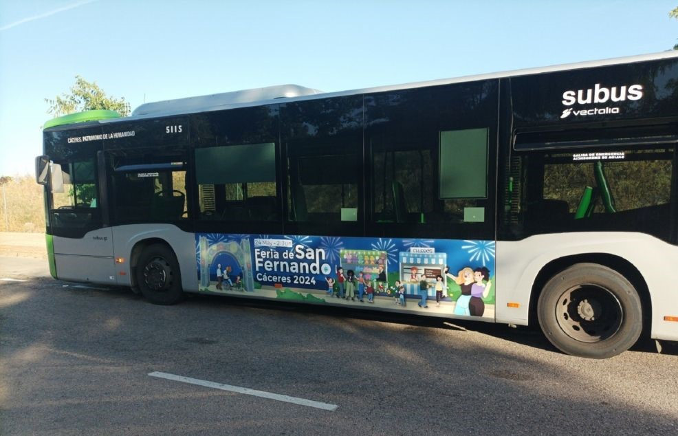 El autobus especial al ferial de caceres transporta a 3200 usuarios