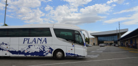 Busplana activa la temporada alta en las rutas costa dorada estacion camp de tarragona