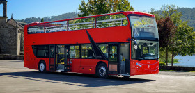 Zaragoza compra tres autobuses turisticos electricos de unvi