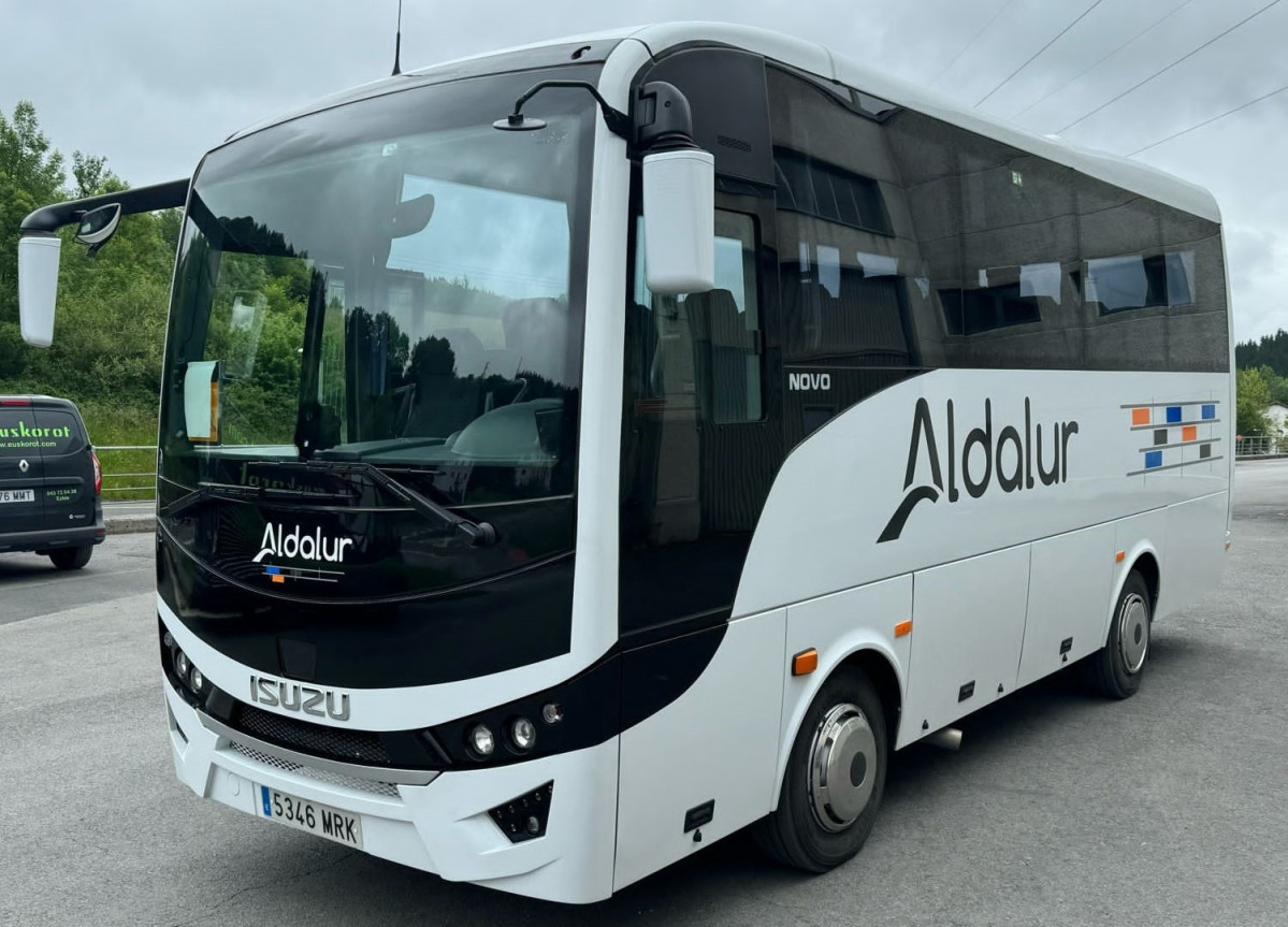 Aldalur incorpora un nuevo midibus novo de isuzu