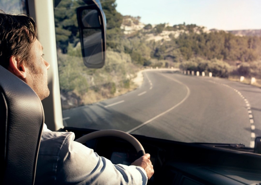 La seguridad vial es primordial para el transporte en autobus