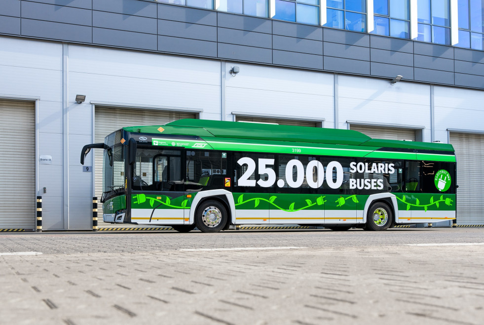 Solaris celebra los 25000 vehiculos producidos