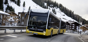 Daimler buses prueba el ecitaro fuel cell articulado en los alpes