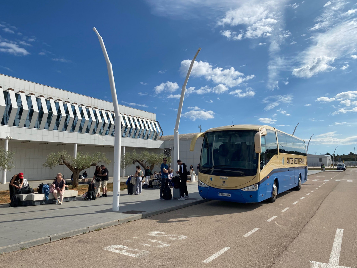 El autobus del aeropuerto de castellon conectara con valencia