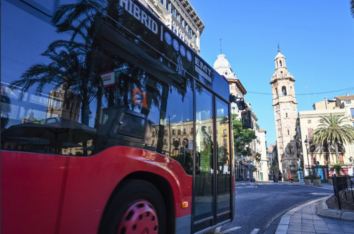 La emt de valencia invertira 172 millones en comprar 215 autobuses electricos e hibridos