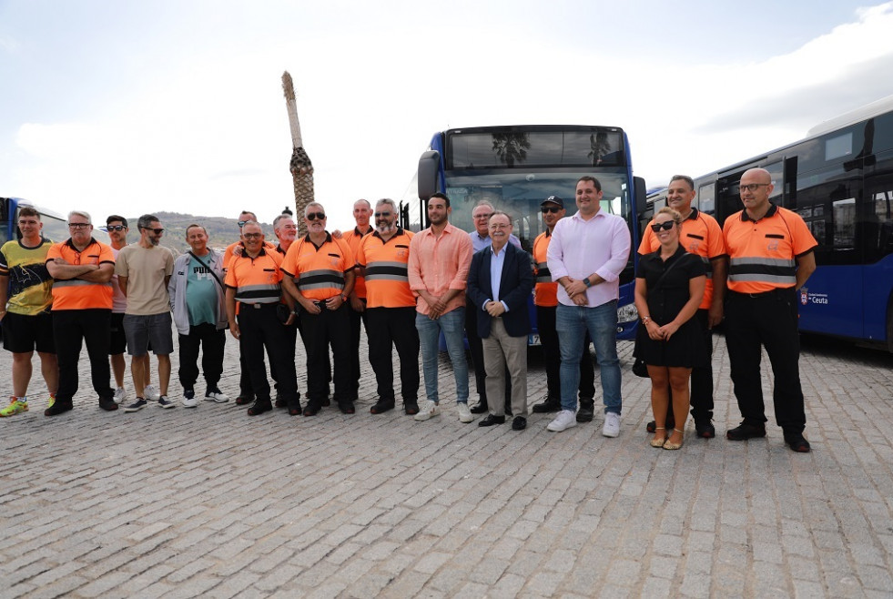 Ceuta presenta 14 autobuses hibridos de mercedes benz