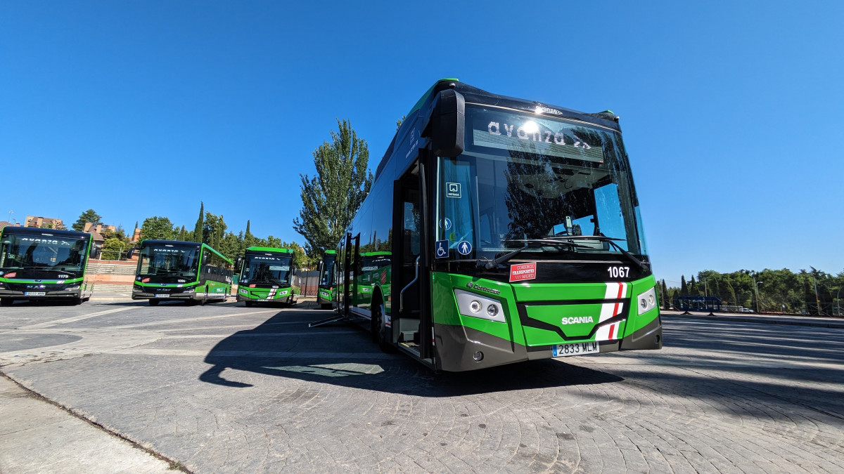 Scania entrega 42 autobuses hibridos a avanza para el crtm