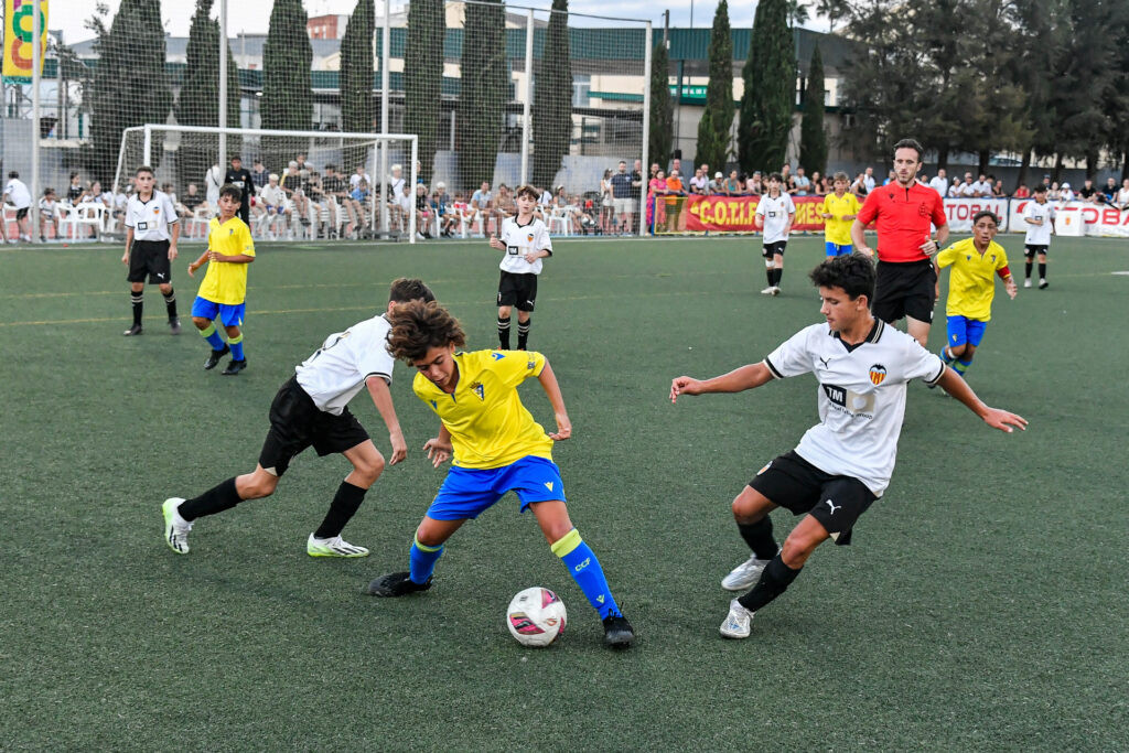 Istobal celebra 40 anos de apoyo al torneo de futbol cotif