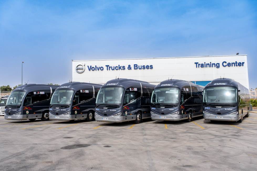 Volvo entrega nuevos autocares a samar