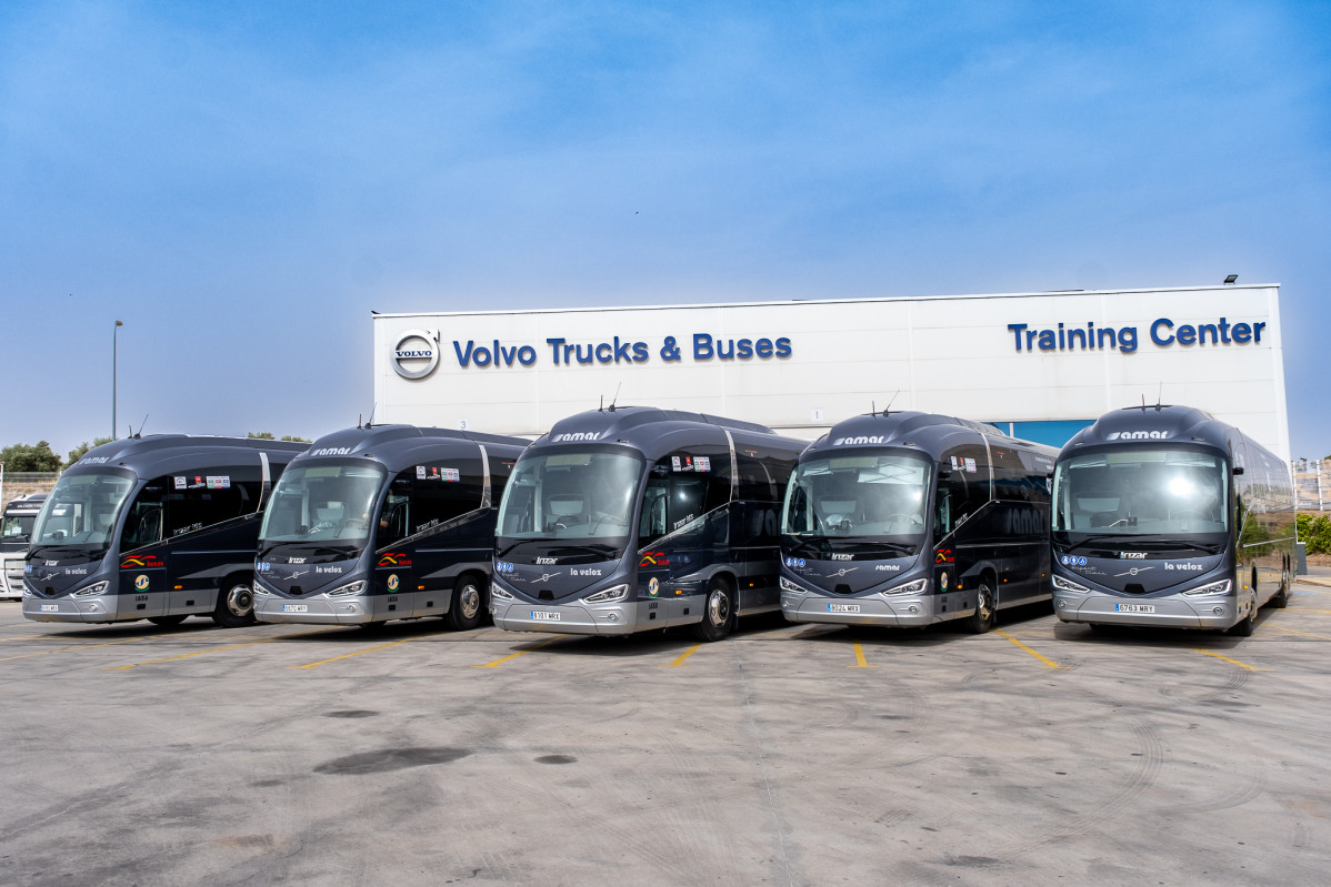 Volvo entrega nuevos autocares a samar