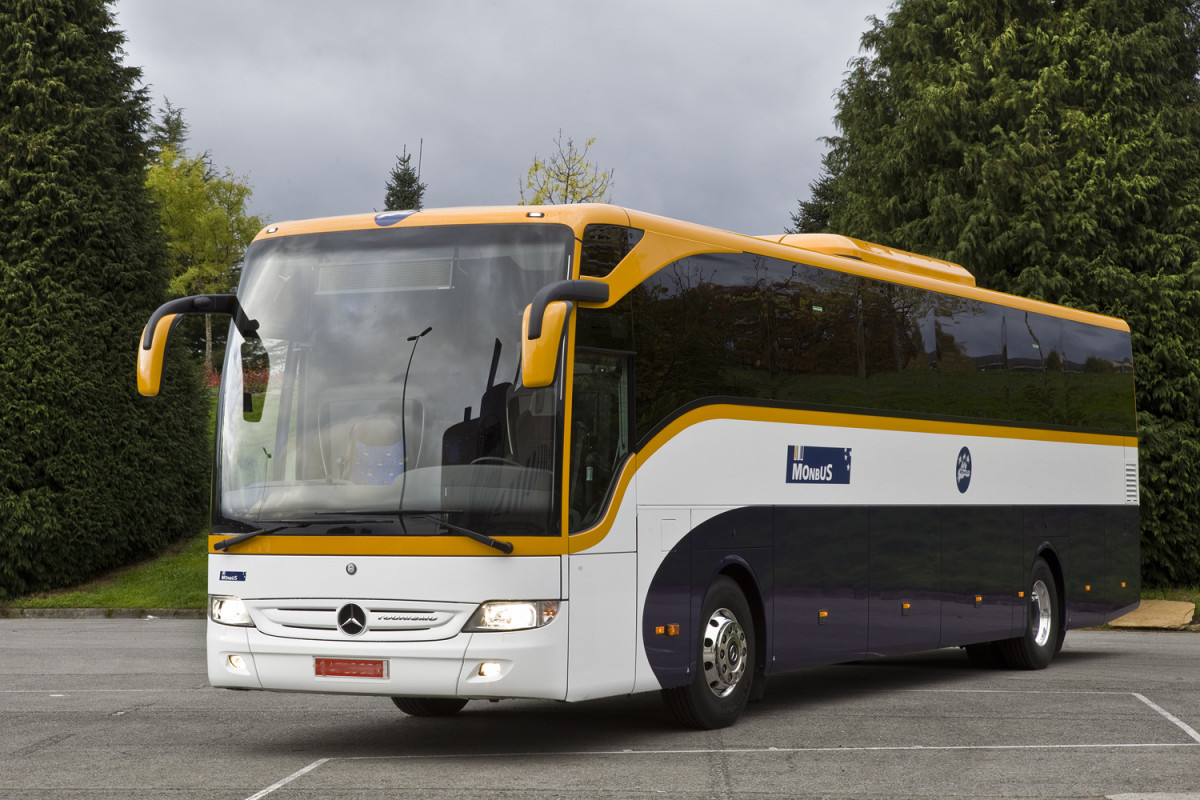 Transportes adjudica la linea entre madrid salamanca y vigo a monbus