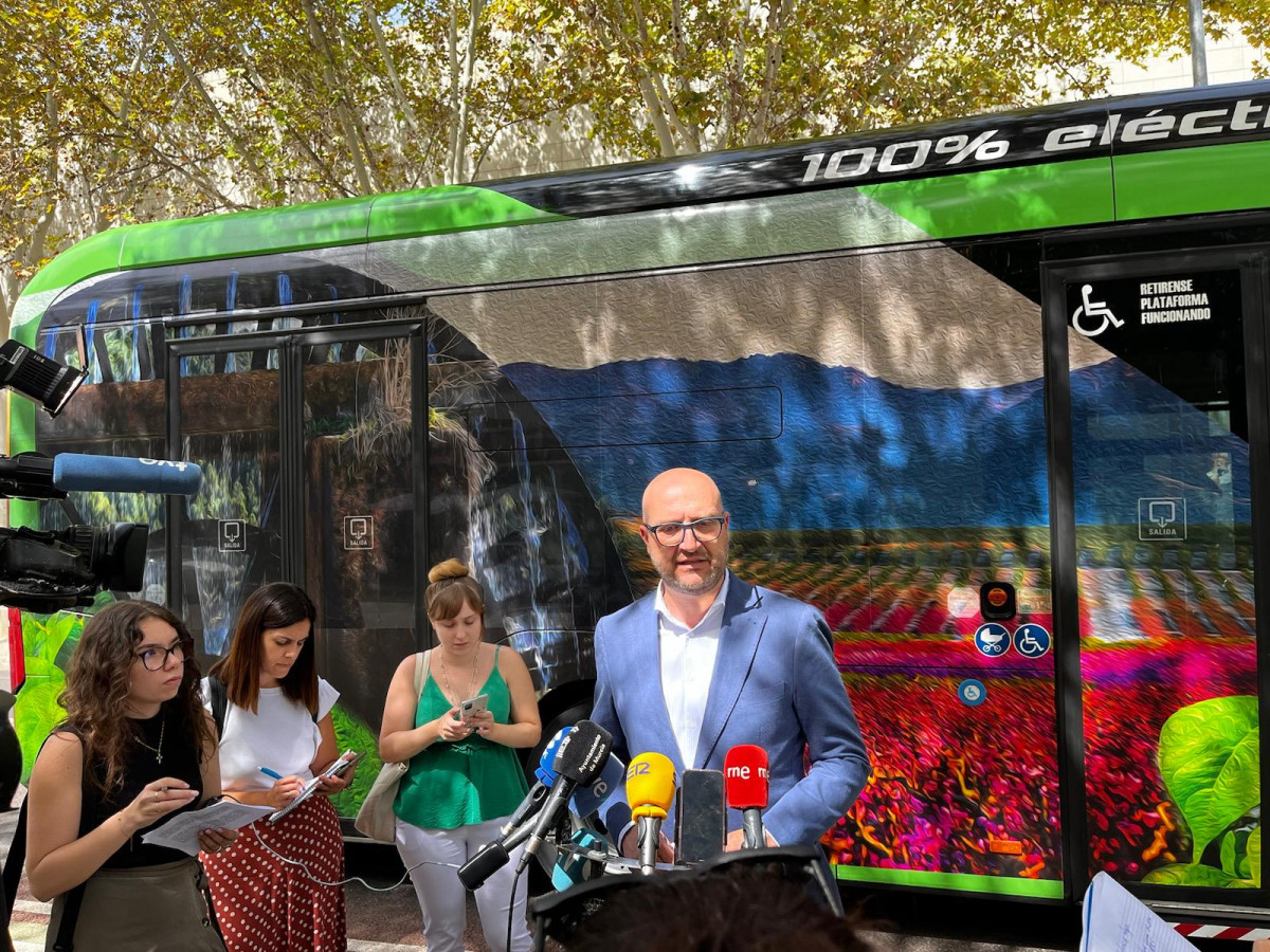 Murcia apuesta por los autobuses electricos y de mayor capacidad