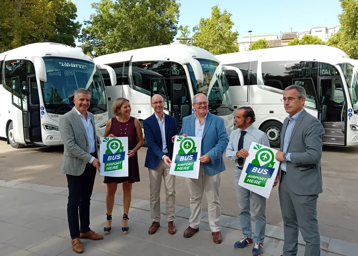 Alsa estrena cuatro autobuses hibridos para el consorcio de granada