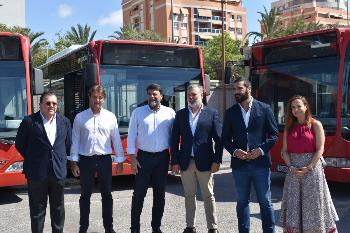 Alicante y plasencia acuerdan la cesion de cuatro autobuses urbanos