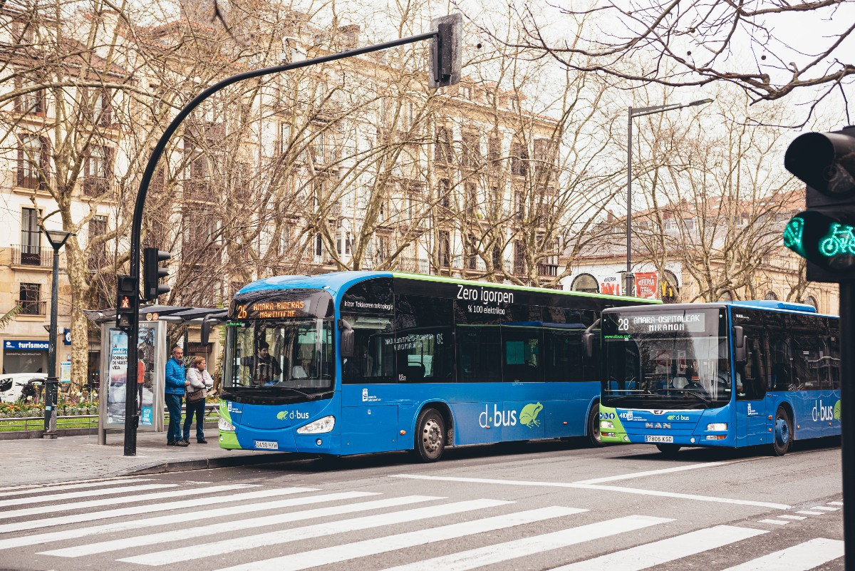 Dbus registra un record historico de viajes en la semana grande