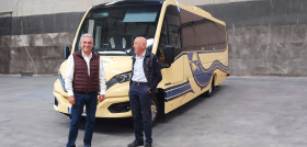 Unvi entrega un midibus iveco a autocares vivas