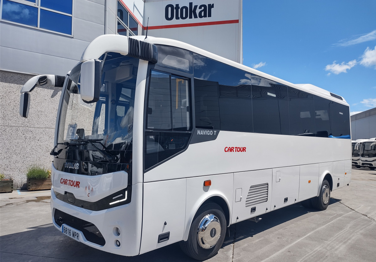 Cartour suma a su flota un midibus navigo de otokar