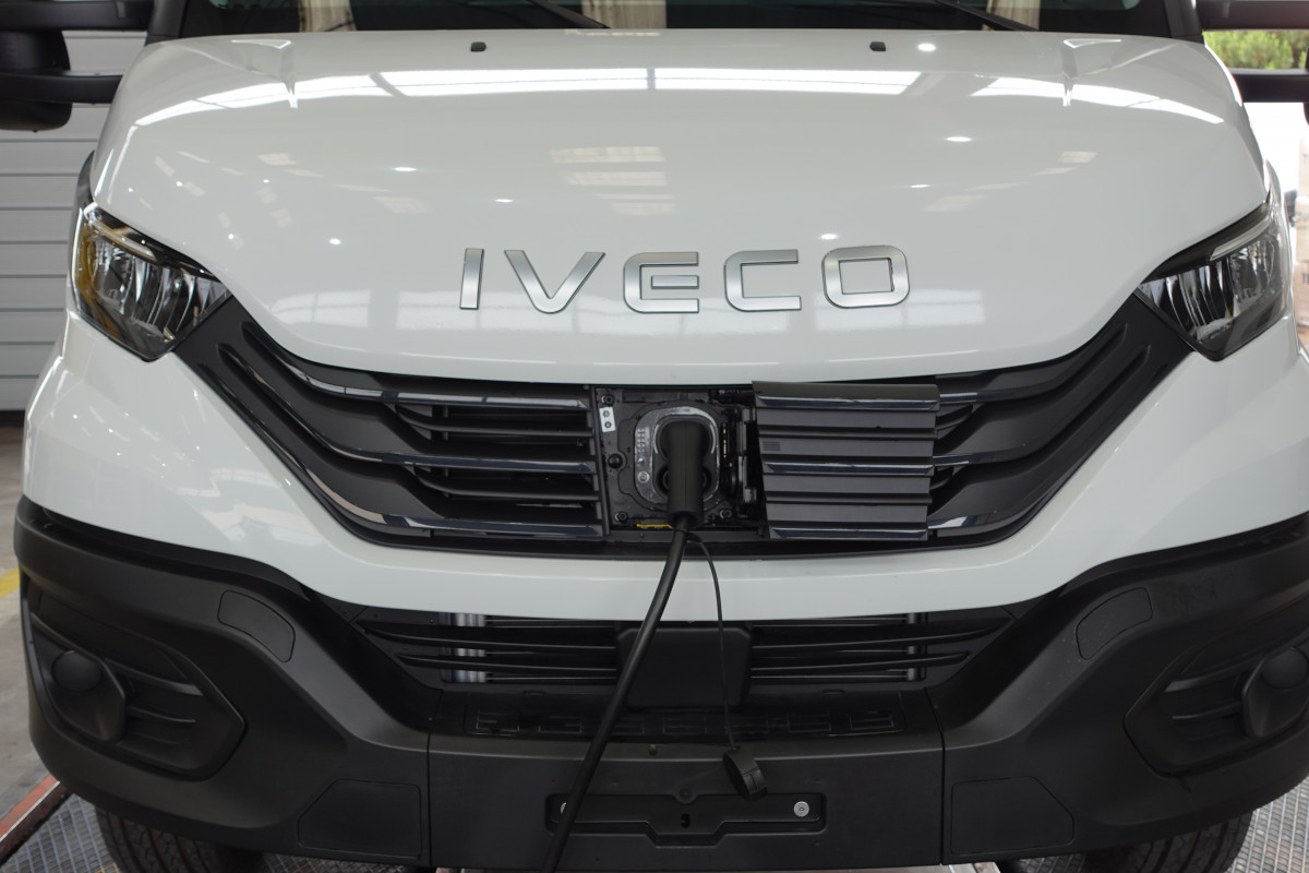 Iveco electrifica su red de concesionarios