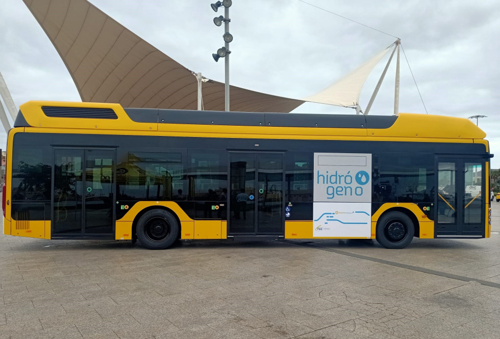 Guaguas municipales incorpora su primer autobus propulsado por hidrogeno verde