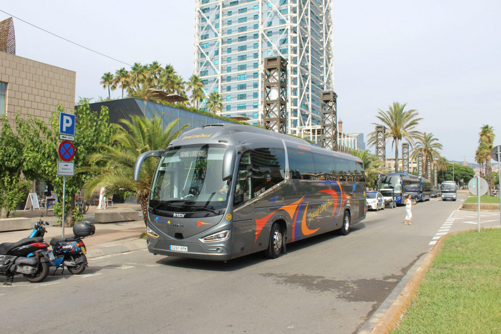 Los autocares turisticos pagaran 80 euros por aparcar en barcelona