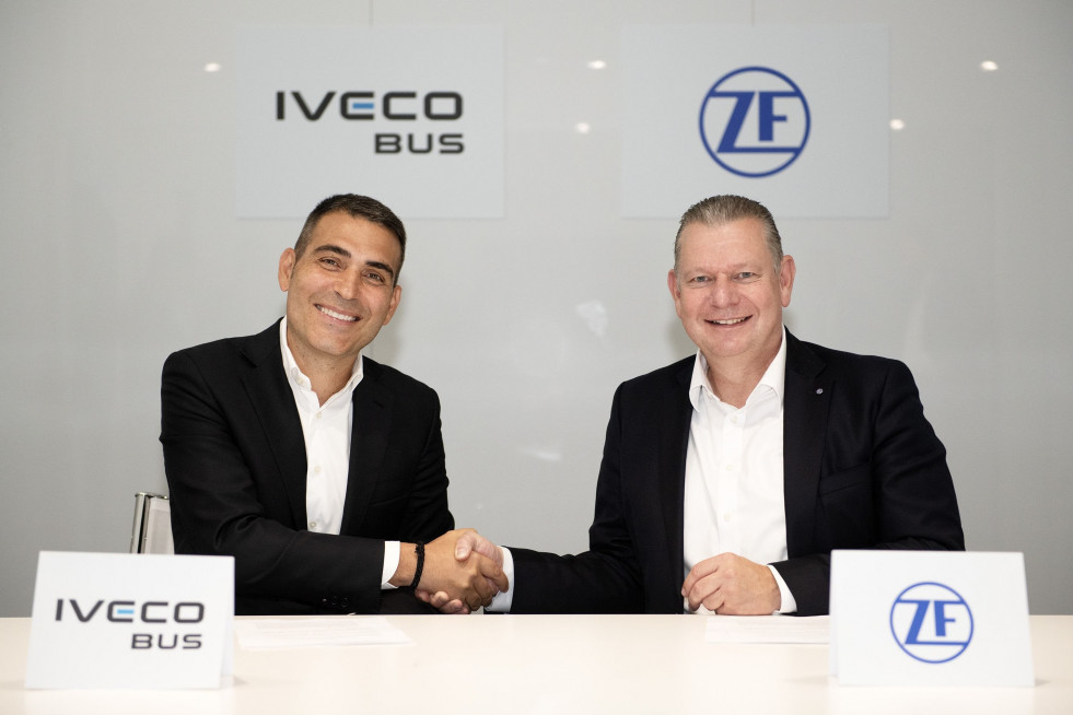 Iveco bus y zf se unen para acelerar las soluciones de movilidad electrica