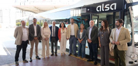 El transporte metropolitano de a coruna incorpora cuatro autobuses articulados