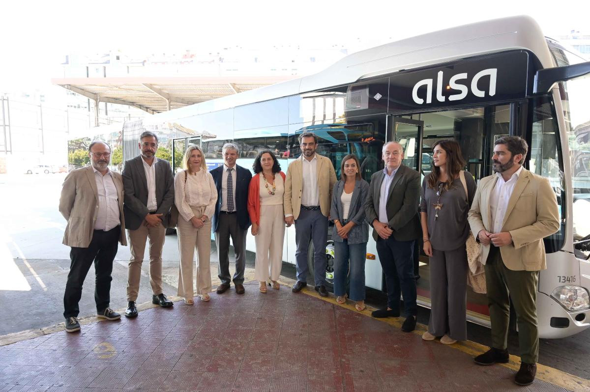 El transporte metropolitano de a coruna incorpora cuatro autobuses articulados