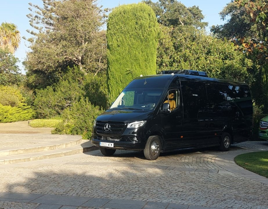 Autos luxury estepona recibe un microbus sprinter panelvan