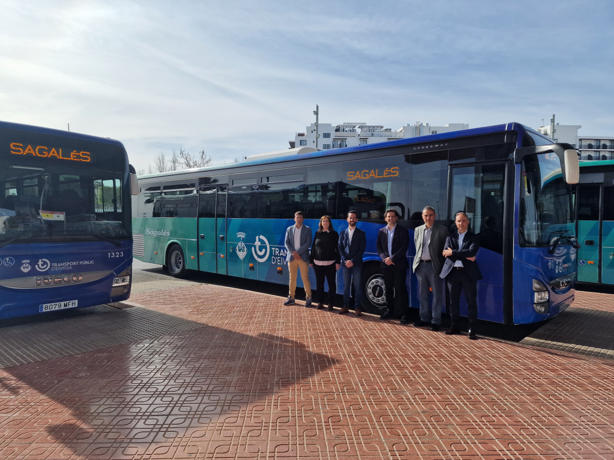 La edad de la flota de autobuses de ibiza se reduce en 2 anos desde 2019