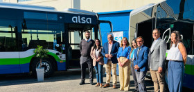 Travelsa alsa estrena dos autobuses hibridos en velez malaga