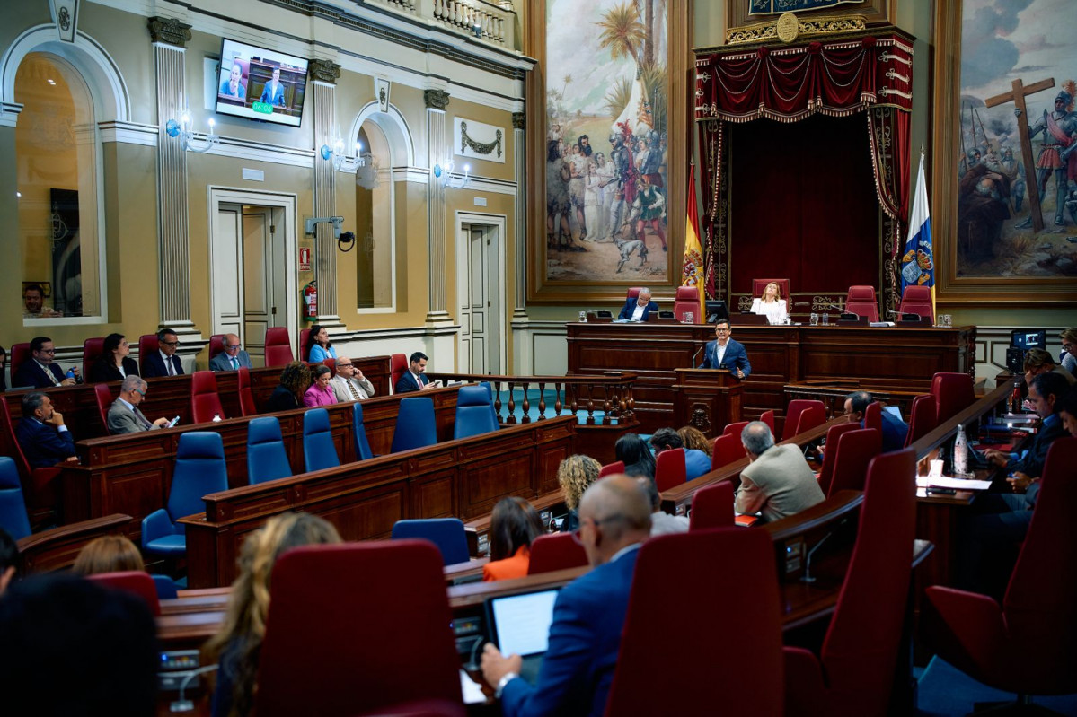 Canarias pide mantener en 2025 la gratuidad de los autobuses