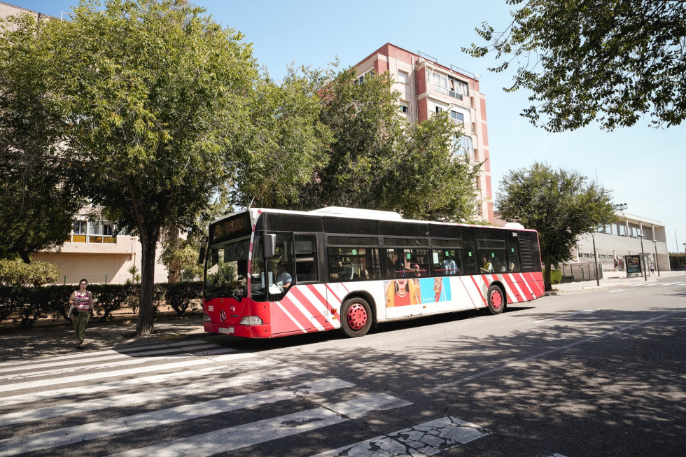 Tarragona estudia que la emt transporte a los cruceristas hasta el centro