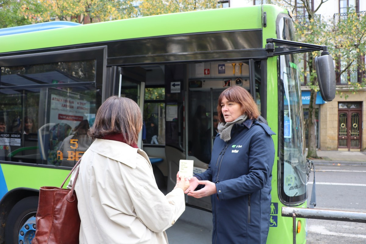 Dbus pone en marcha una campana para mejorar la seguridad en los autobuses