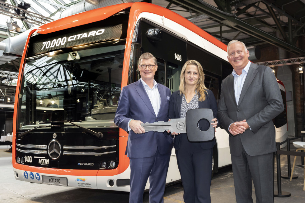 Daimler buses entrega el mercedes benz citaro numero 70000